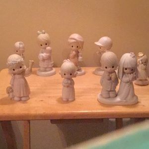 Precious moments bundle, 8 excellent condition